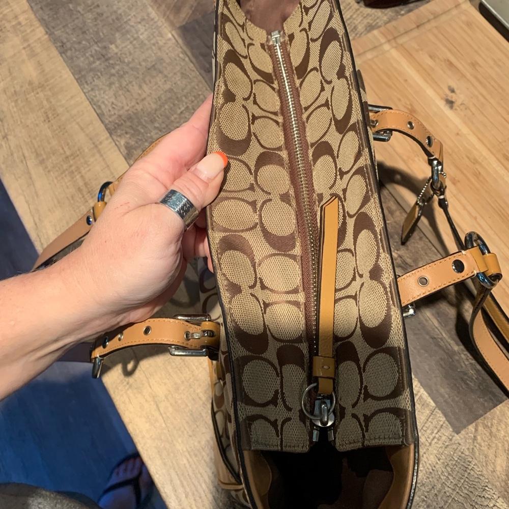 Excellent condition coach bag!!! - Picture 6 of 14